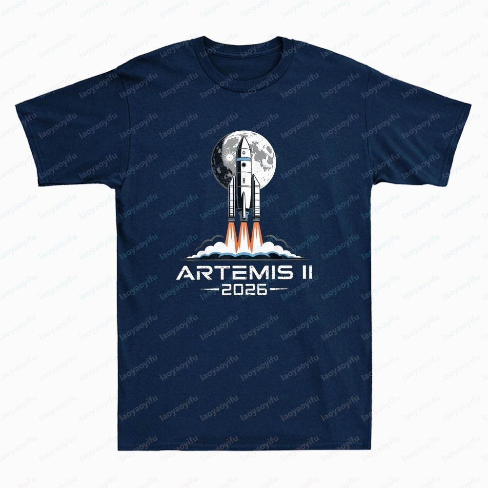 Summer Clothing Trends For Men 2026 - Camiseta Gráfica Cohete Lunar 2026, Moda